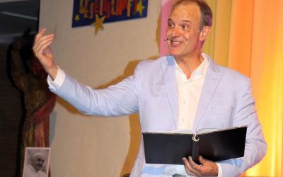 René Steinberg am Johanneum! – Ein Abend voller Lacher, Parodien und humoristischer Konfliktlösung