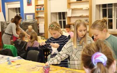 Reges Treiben am Johanneum: Klang- und Tonwerkstatt in Wadersloh bringen Grundschulkinder zusammen