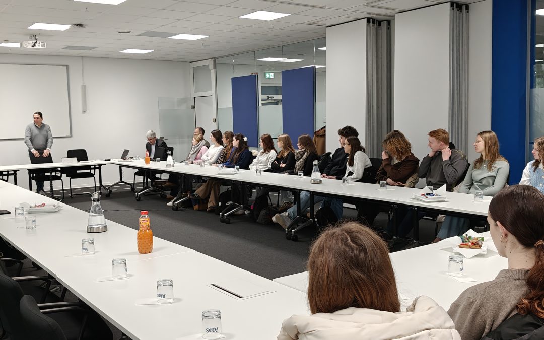 Französischkurse der Oberstufe zu Besuch bei Atos in Paderborn