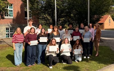 Félicitations! 16 Schülerinnen und Schüler erhalten DELF-Zertifikate